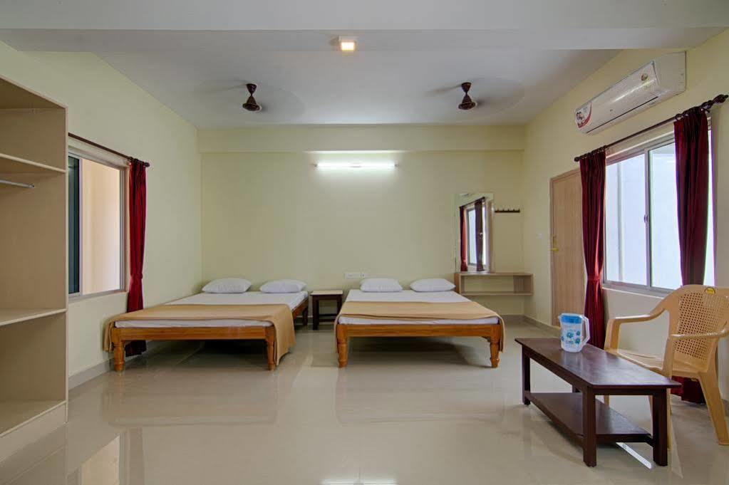 กาเนช บีช รีสอร์ต Hotel ปอนดิเชอรี ภายนอก รูปภาพ